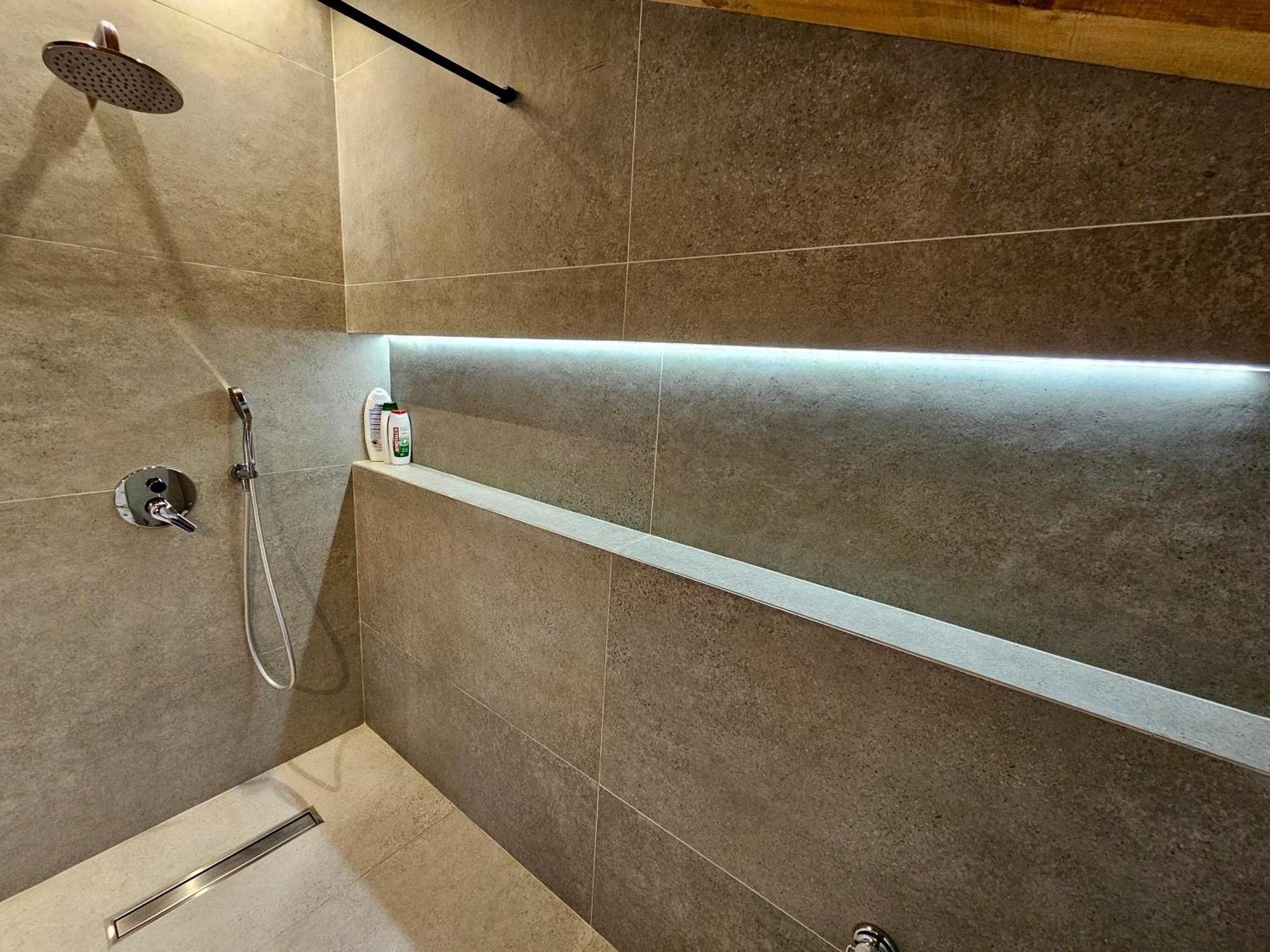 Mati Apartments Prishtina Prishtinë Ngoại thất bức ảnh